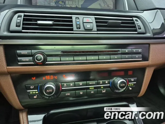 BMW 5 серии 2016 thumb 6
