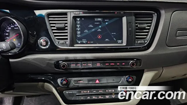 Kia Carnival 2017 thumb 9