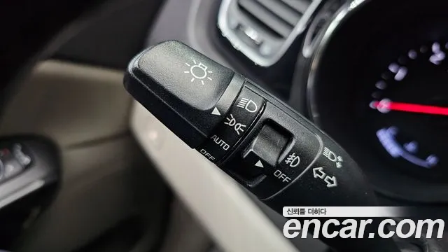 Kia Carnival 2017 thumb 8