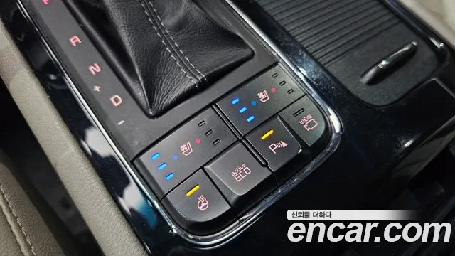 Kia Carnival 2017 thumb 12