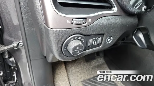 Jeep Cherokee 2019 thumb 6