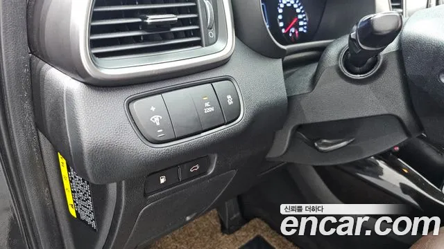 Kia Sorento 2016 thumb 11