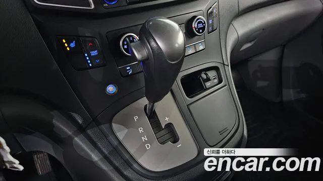 Hyundai Staria 2018 thumb 11