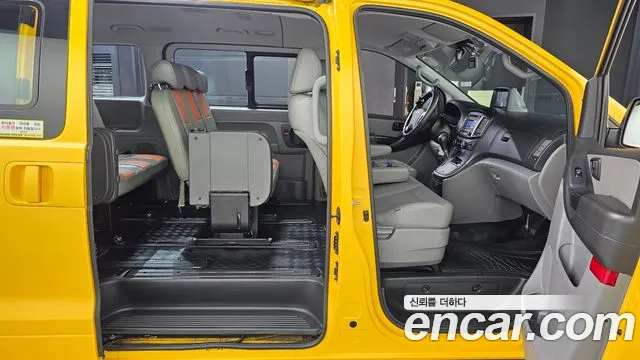 Hyundai Staria 2018 thumb 9