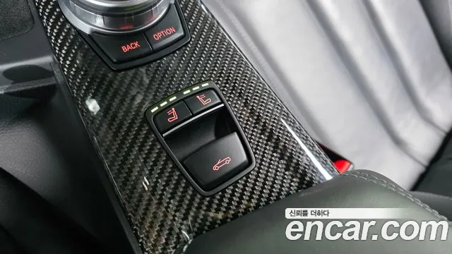BMW M4 2017 thumb 3