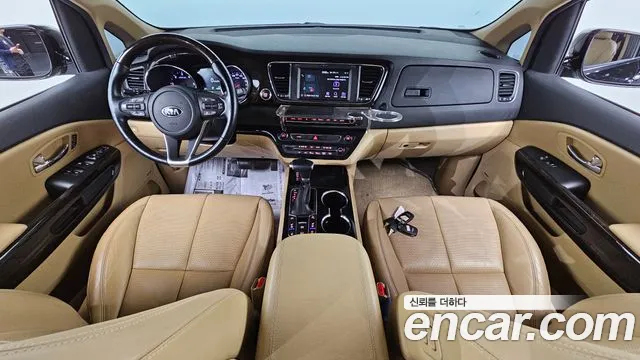 Kia Carnival 2019 thumb 3
