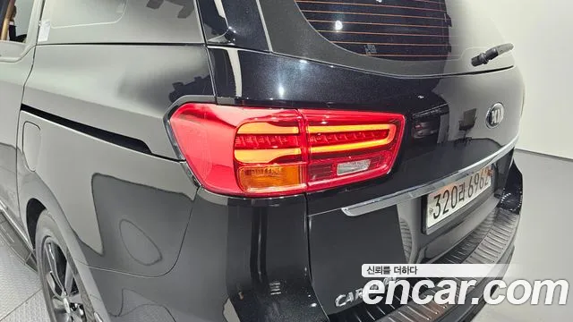 Kia Carnival 2019 thumb 11