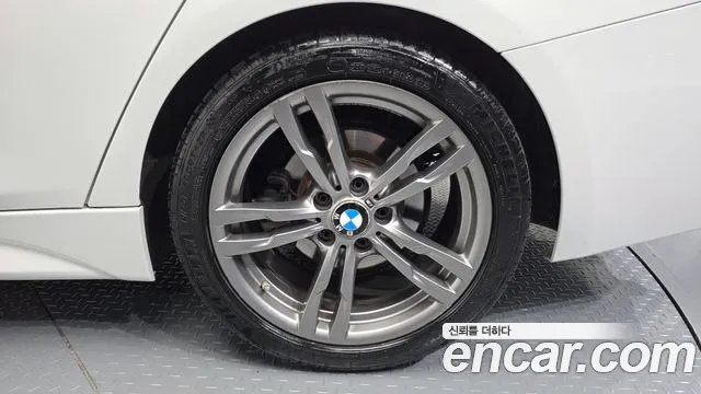 BMW 3 серии 2017 thumb 9
