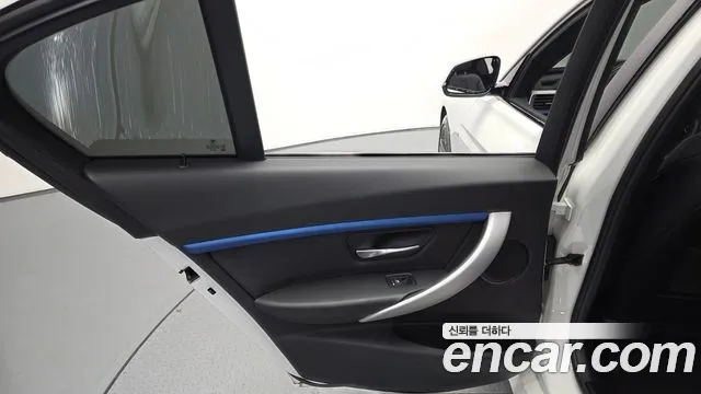 BMW 3 серии 2017 thumb 6