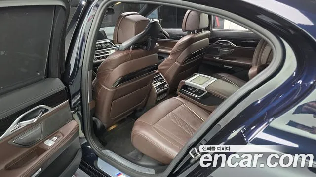 BMW 7 серии 2017 thumb 11
