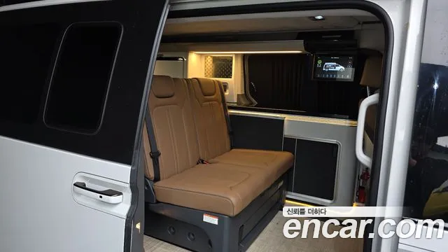 Hyundai Staria 2023 thumb 4