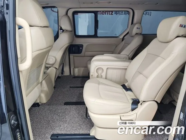 Hyundai Staria 2017 thumb 9