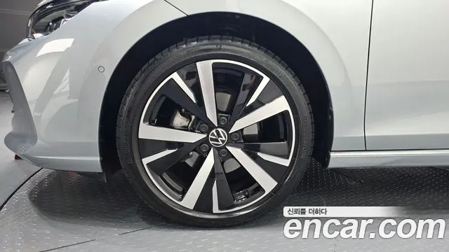 Volkswagen Golf 2026 thumb 9