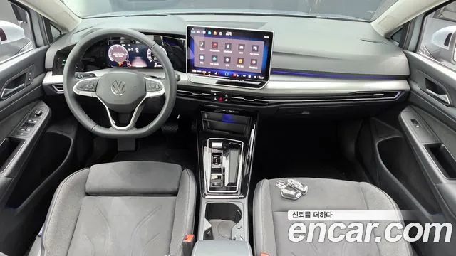 Volkswagen Golf 2026 thumb 2