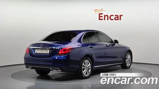 Mercedes-Benz C-Class 2019 thumb 5