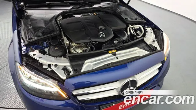 Mercedes-Benz C-Class 2019 thumb 12