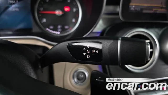 Mercedes-Benz C-Class 2019 thumb 7
