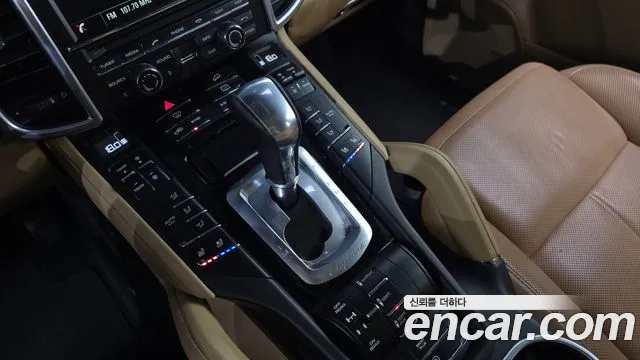 Porsche Cayenne 2016 thumb 9