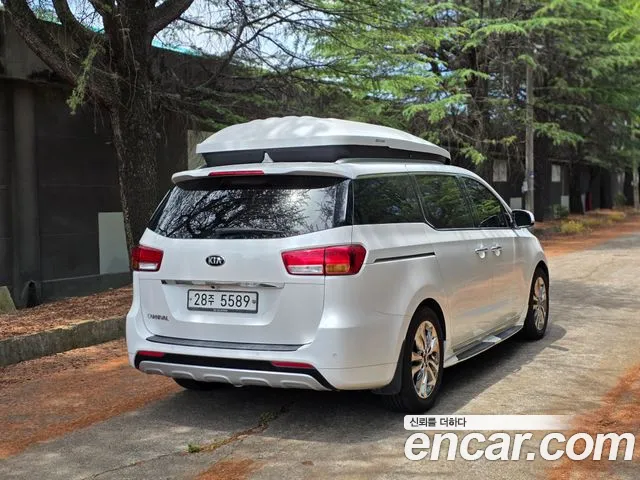 Kia Carnival 2014 thumb 11