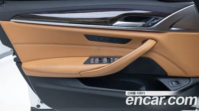 BMW 5 серии 2021 thumb 7