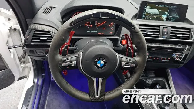 BMW M2 2017 thumb 12