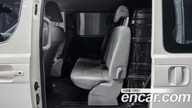 Hyundai Staria 2020 thumb 2