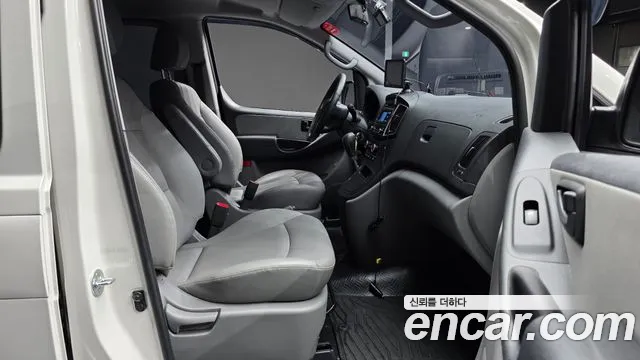 Hyundai Staria 2020 thumb 3