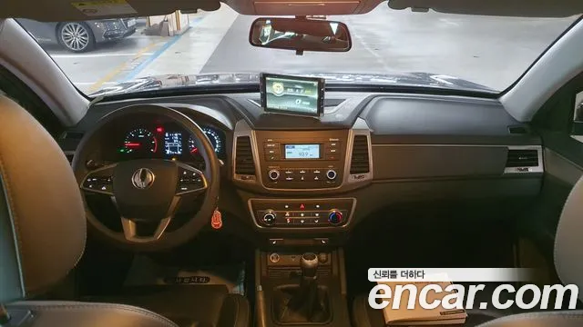 KGM Rexton 2018 thumb 8
