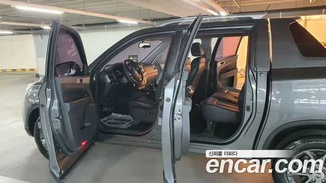KGM Rexton 2018 thumb 12