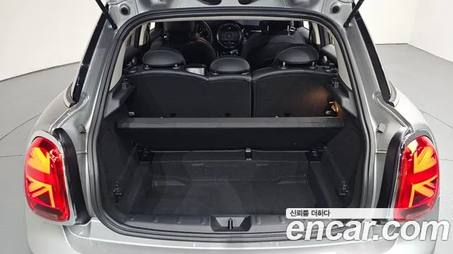 Mini Cooper 2024 thumb 2