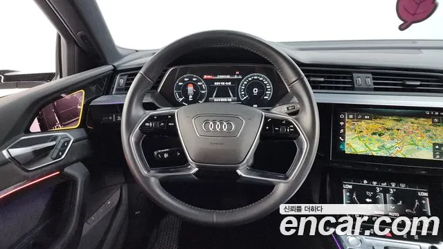 Audi e-tron 2020 thumb 12
