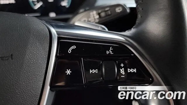Audi e-tron 2020 thumb 9