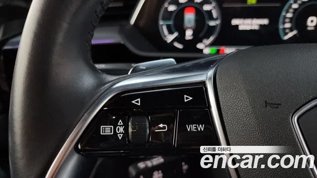 Audi e-tron 2020 thumb 2