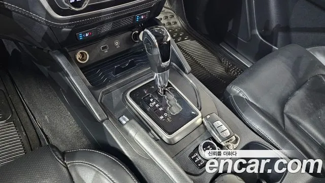 KGM Rexton 2018 thumb 4
