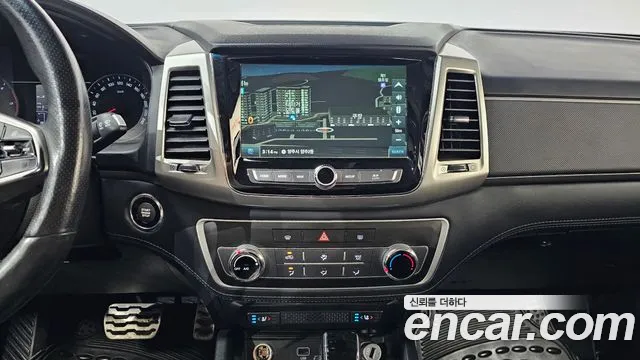 KGM Rexton 2018 thumb 12