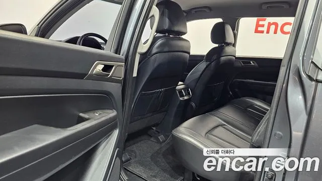 KGM Rexton 2018 thumb 6