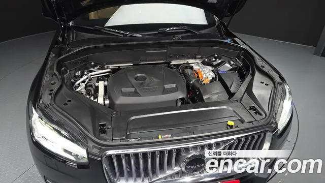 Volvo XC90 2021 thumb 10