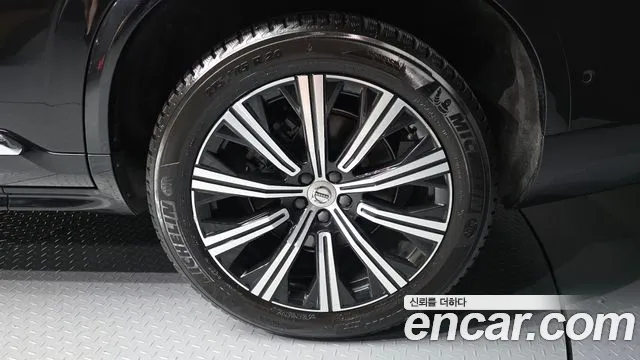 Volvo XC90 2021 thumb 2