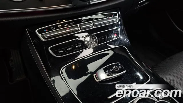 Mercedes-Benz E-Class 2016 thumb 6
