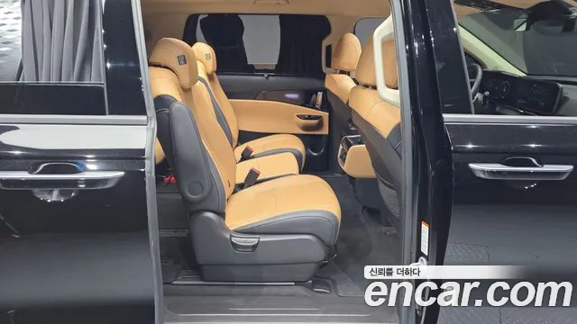 Kia Carnival 2023 thumb 4