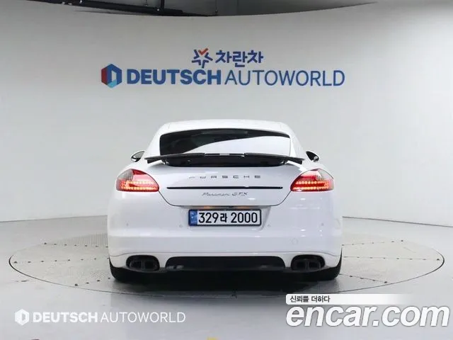 Porsche Panamera 2013 thumb 4