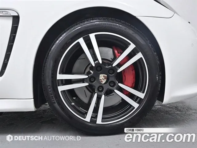 Porsche Panamera 2013 thumb 6