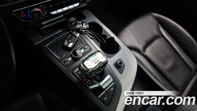 Audi Q7 2019 thumb 4
