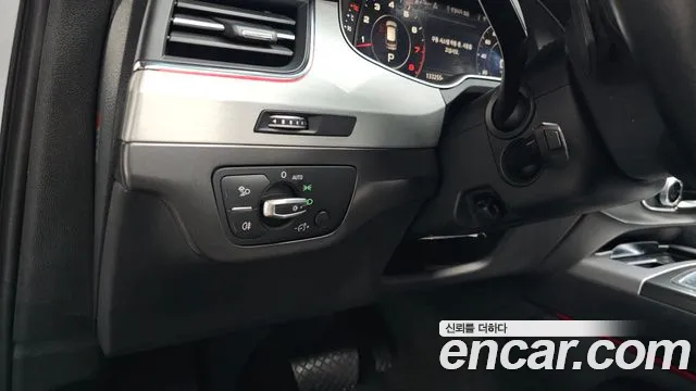 Audi Q7 2019 thumb 5