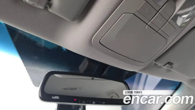 KGM Tivoli Air 2016 thumb 9