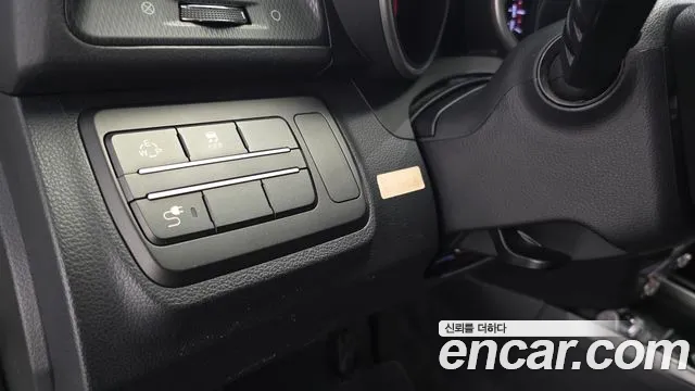 KGM Tivoli Air 2016 thumb 2