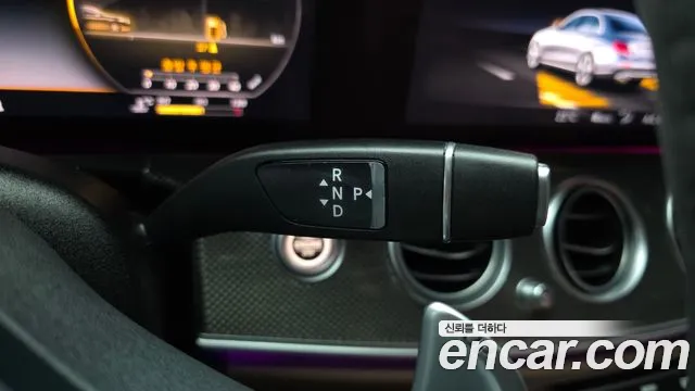 Mercedes-Benz E-Class 2019 thumb 7