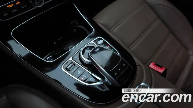 Mercedes-Benz E-Class 2019 thumb 4