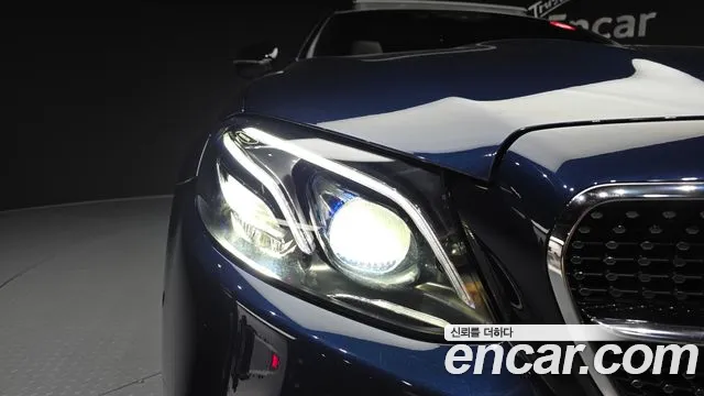 Mercedes-Benz E-Class 2019 thumb 9