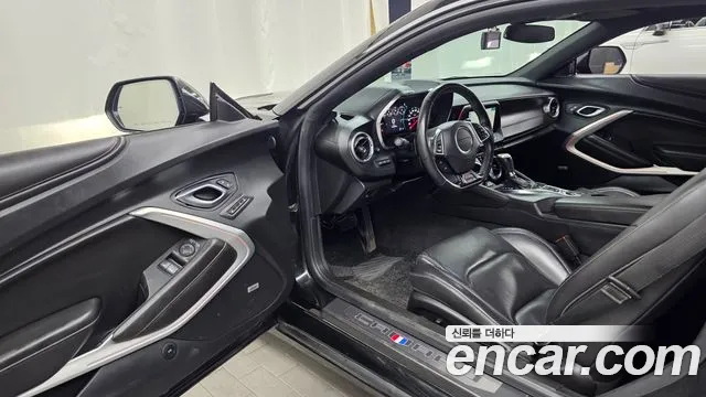 Chevrolet Camaro 2018 thumb 12